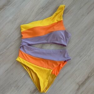 Cupshe Colorful One-Shoulder Swimsuit